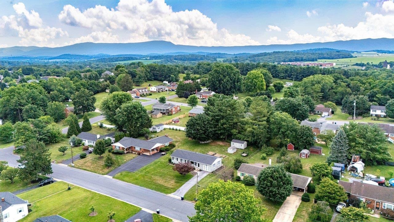 741 BROADVIEW DR, HARRISONBURG, Virginia 22802, 3 Bedrooms Bedrooms, ,1 BathroomBathrooms,Residential,741 BROADVIEW DR,679293 MLS # 679293 741 BROADVIEW DR, HARRISONBURG, Virginia 22802, 3 Bedrooms Bedrooms, ,1 BathroomBathrooms,Residential,741 BROADVIEW DR,679293 MLS # 679293