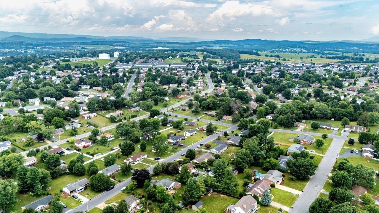 741 BROADVIEW DR, HARRISONBURG, Virginia 22802, 3 Bedrooms Bedrooms, ,1 BathroomBathrooms,Residential,741 BROADVIEW DR,679293 MLS # 679293 741 BROADVIEW DR, HARRISONBURG, Virginia 22802, 3 Bedrooms Bedrooms, ,1 BathroomBathrooms,Residential,741 BROADVIEW DR,679293 MLS # 679293