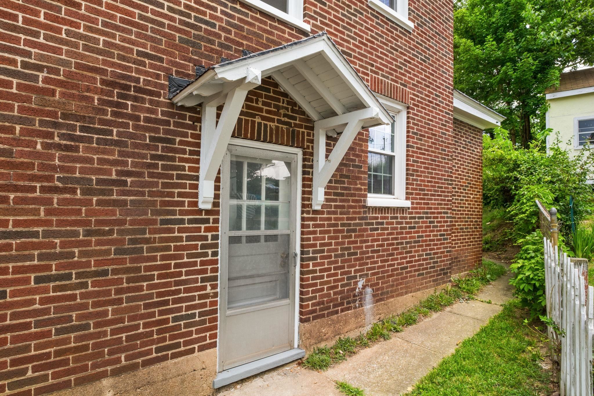 224 FLORENCE AVE, WAYNESBORO, Virginia 22980, 4 Bedrooms Bedrooms, ,2 BathroomsBathrooms,Residential,The Florence Foursquare - Classic Character, Fresh,224 FLORENCE AVE,679307 MLS # 679307 224 FLORENCE AVE, WAYNESBORO, Virginia 22980, 4 Bedrooms Bedrooms, ,2 BathroomsBathrooms,Residential,The Florence Foursquare - Classic Character, Fresh,224 FLORENCE AVE,679307 MLS # 679307