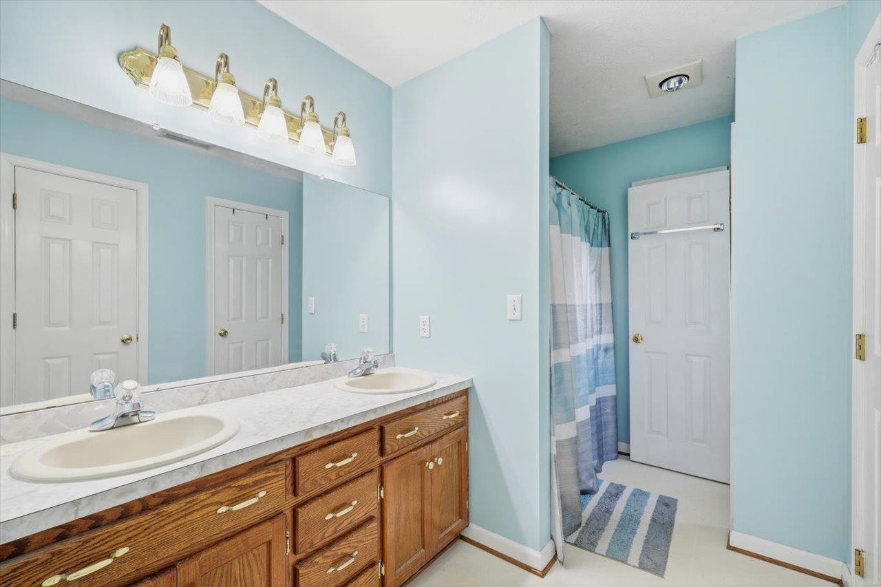 1836 HARVARD RD, WAYNESBORO, Virginia 22980, 3 Bedrooms Bedrooms, ,2 BathroomsBathrooms,Residential,1836 HARVARD RD,679313 MLS # 679313 1836 HARVARD RD, WAYNESBORO, Virginia 22980, 3 Bedrooms Bedrooms, ,2 BathroomsBathrooms,Residential,1836 HARVARD RD,679313 MLS # 679313