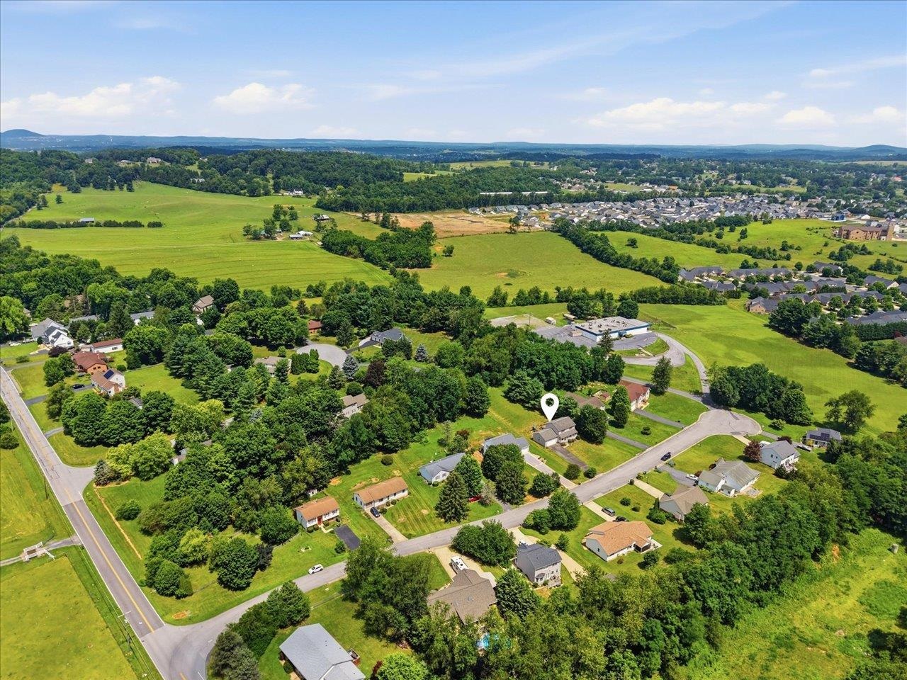 1836 HARVARD RD, WAYNESBORO, Virginia 22980, 3 Bedrooms Bedrooms, ,2 BathroomsBathrooms,Residential,1836 HARVARD RD,679313 MLS # 679313 1836 HARVARD RD, WAYNESBORO, Virginia 22980, 3 Bedrooms Bedrooms, ,2 BathroomsBathrooms,Residential,1836 HARVARD RD,679313 MLS # 679313