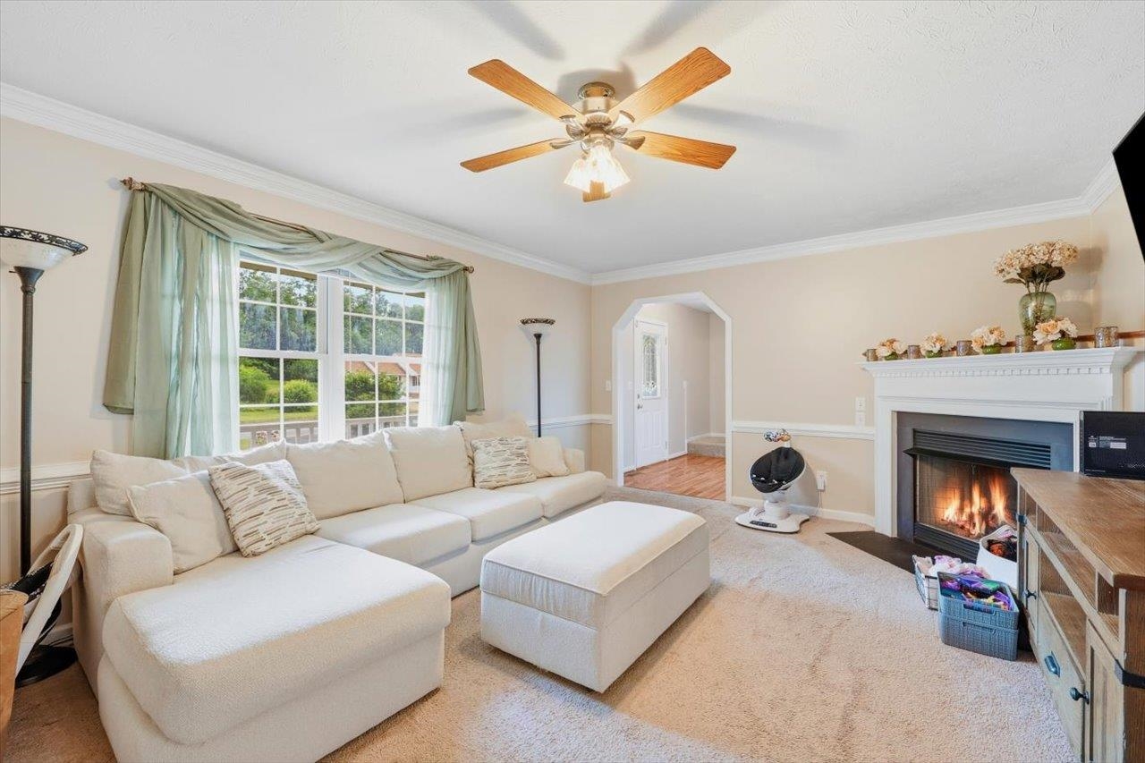1836 HARVARD RD, WAYNESBORO, Virginia 22980, 3 Bedrooms Bedrooms, ,2 BathroomsBathrooms,Residential,1836 HARVARD RD,679313 MLS # 679313 1836 HARVARD RD, WAYNESBORO, Virginia 22980, 3 Bedrooms Bedrooms, ,2 BathroomsBathrooms,Residential,1836 HARVARD RD,679313 MLS # 679313