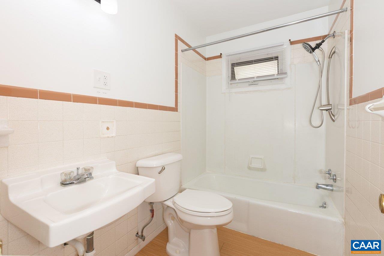 814 VIRGINIA AVE, HARRISONBURG, Virginia 22802, 3 Bedrooms Bedrooms, ,1 BathroomBathrooms,Residential,814 Virginia Ave, Harrisonburg, Va, 22802.,814 VIRGINIA AVE,679316 MLS # 679316 814 VIRGINIA AVE, HARRISONBURG, Virginia 22802, 3 Bedrooms Bedrooms, ,1 BathroomBathrooms,Residential,814 Virginia Ave, Harrisonburg, Va, 22802.,814 VIRGINIA AVE,679316 MLS # 679316