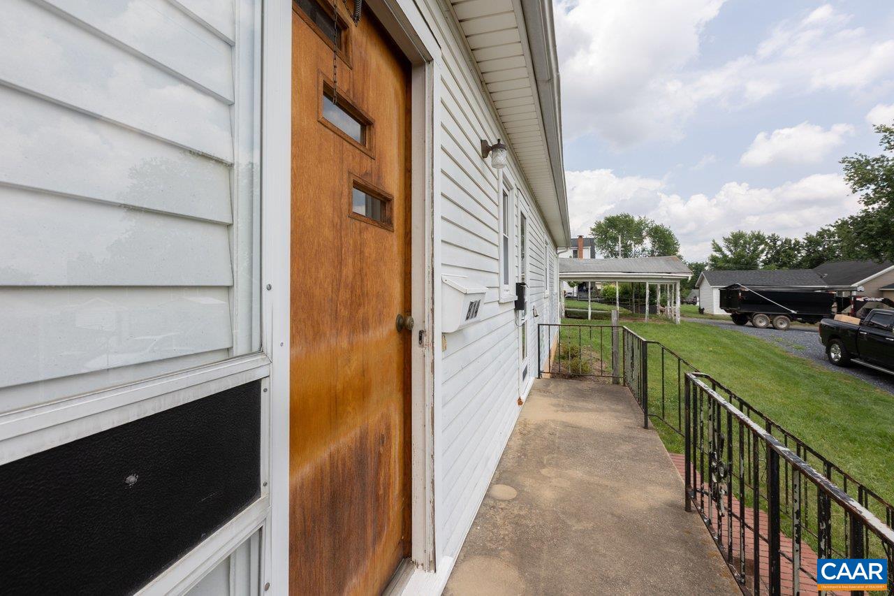 814 VIRGINIA AVE, HARRISONBURG, Virginia 22802, 3 Bedrooms Bedrooms, ,1 BathroomBathrooms,Residential,814 Virginia Ave, Harrisonburg, Va, 22802.,814 VIRGINIA AVE,679316 MLS # 679316 814 VIRGINIA AVE, HARRISONBURG, Virginia 22802, 3 Bedrooms Bedrooms, ,1 BathroomBathrooms,Residential,814 Virginia Ave, Harrisonburg, Va, 22802.,814 VIRGINIA AVE,679316 MLS # 679316