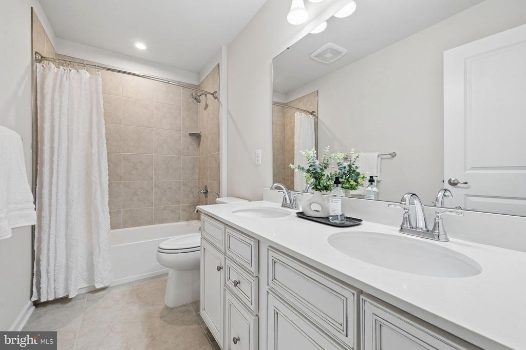 8905 MAPLE RUN DR, FREDERICKSBURG, Virginia 22407, 5 Bedrooms Bedrooms, ,4 BathroomsBathrooms,Residential,8905 MAPLE RUN DR,VASP2042948 MLS # VASP2042948 8905 MAPLE RUN DR, FREDERICKSBURG, Virginia 22407, 5 Bedrooms Bedrooms, ,4 BathroomsBathrooms,Residential,8905 MAPLE RUN DR,VASP2042948 MLS # VASP2042948