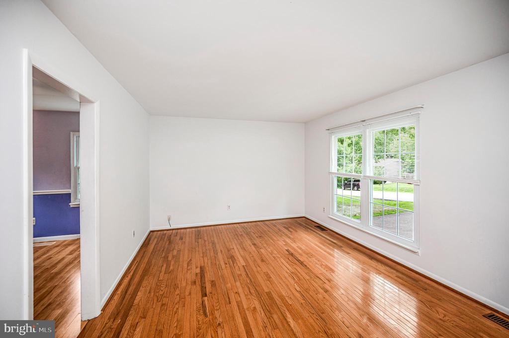 5526 CAROUSEL ST, FREDERICKSBURG, Virginia 22407, 4 Bedrooms Bedrooms, ,2 BathroomsBathrooms,Residential,5526 CAROUSEL ST,VASP2043284 MLS # VASP2043284