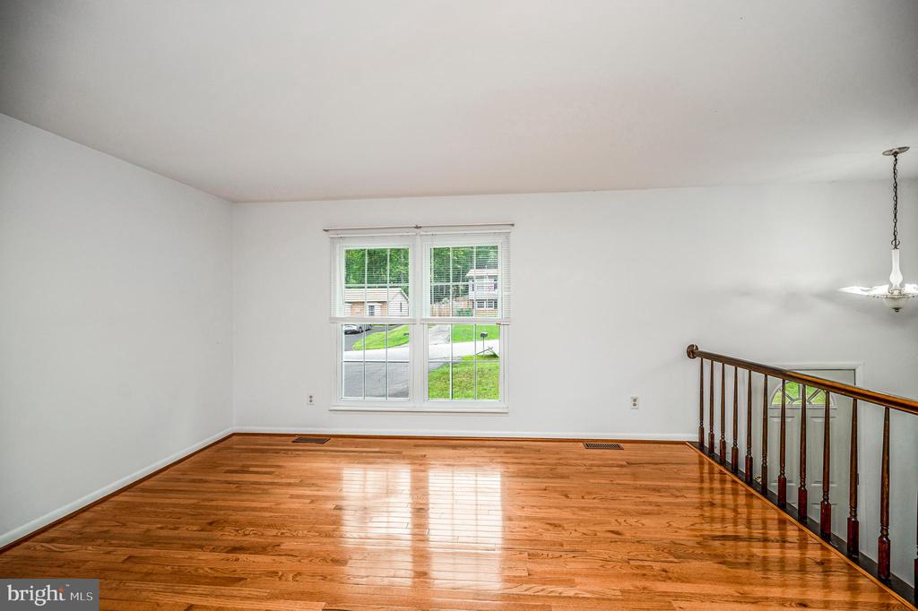 5526 CAROUSEL ST, FREDERICKSBURG, Virginia 22407, 4 Bedrooms Bedrooms, ,2 BathroomsBathrooms,Residential,5526 CAROUSEL ST,VASP2043284 MLS # VASP2043284