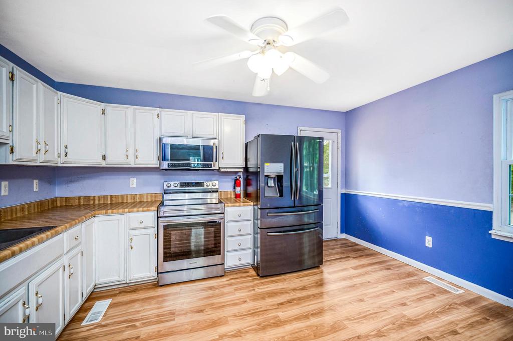 5526 CAROUSEL ST, FREDERICKSBURG, Virginia 22407, 4 Bedrooms Bedrooms, ,2 BathroomsBathrooms,Residential,5526 CAROUSEL ST,VASP2043284 MLS # VASP2043284
