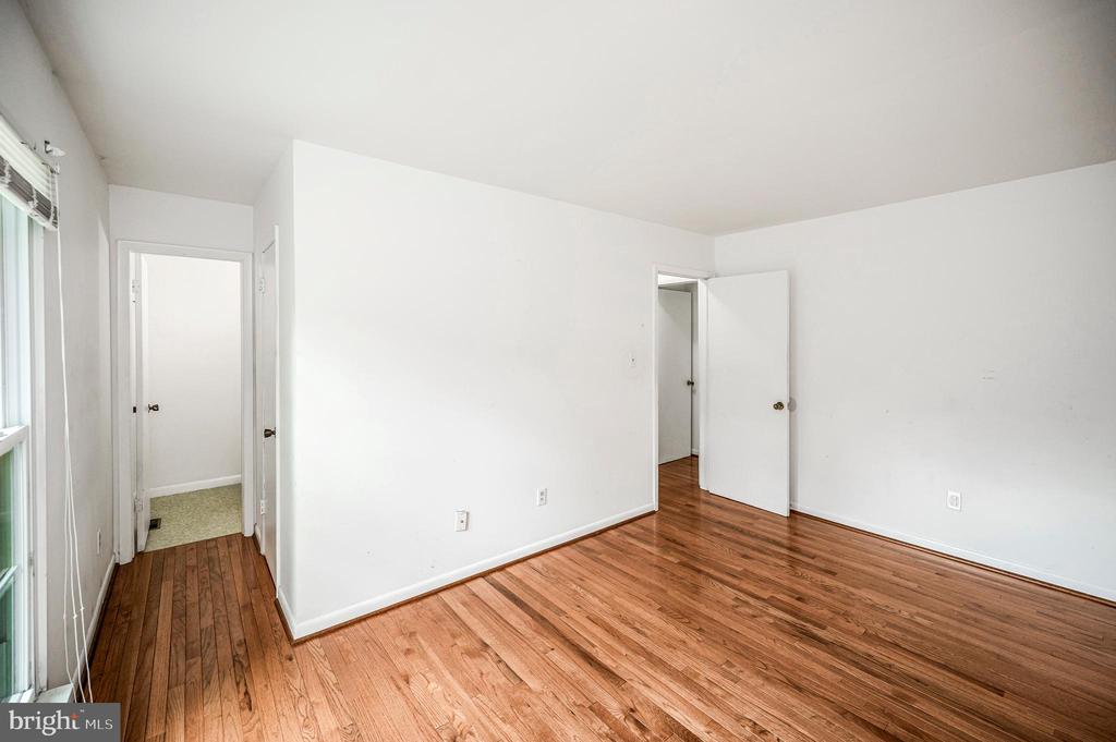 5526 CAROUSEL ST, FREDERICKSBURG, Virginia 22407, 4 Bedrooms Bedrooms, ,2 BathroomsBathrooms,Residential,5526 CAROUSEL ST,VASP2043284 MLS # VASP2043284