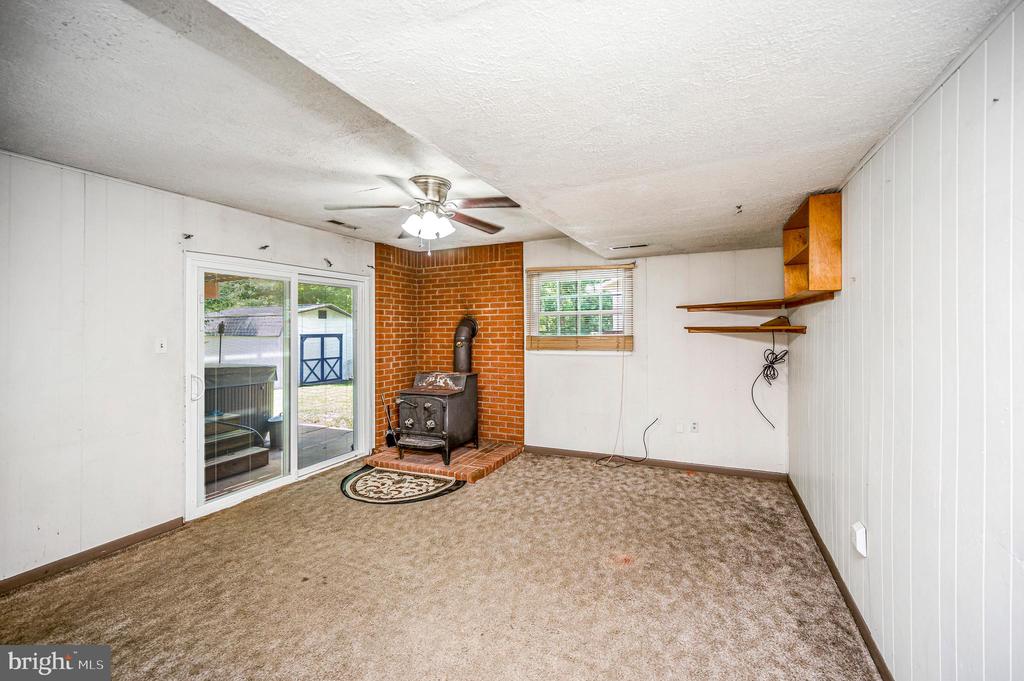 5526 CAROUSEL ST, FREDERICKSBURG, Virginia 22407, 4 Bedrooms Bedrooms, ,2 BathroomsBathrooms,Residential,5526 CAROUSEL ST,VASP2043284 MLS # VASP2043284