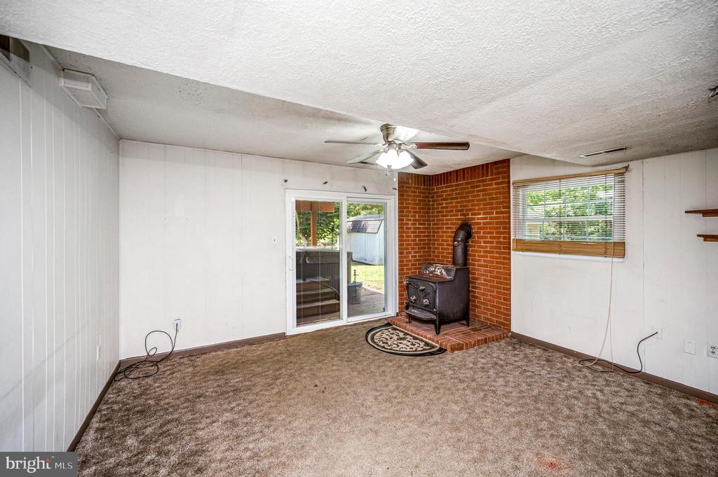5526 CAROUSEL ST, FREDERICKSBURG, Virginia 22407, 4 Bedrooms Bedrooms, ,2 BathroomsBathrooms,Residential,5526 CAROUSEL ST,VASP2043284 MLS # VASP2043284