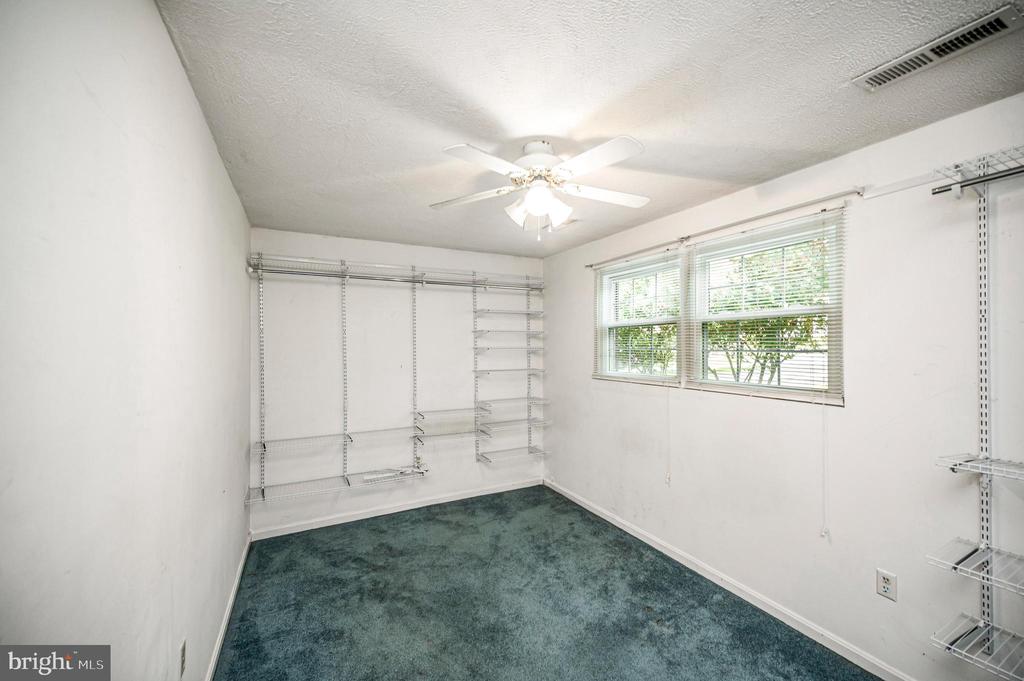 5526 CAROUSEL ST, FREDERICKSBURG, Virginia 22407, 4 Bedrooms Bedrooms, ,2 BathroomsBathrooms,Residential,5526 CAROUSEL ST,VASP2043284 MLS # VASP2043284