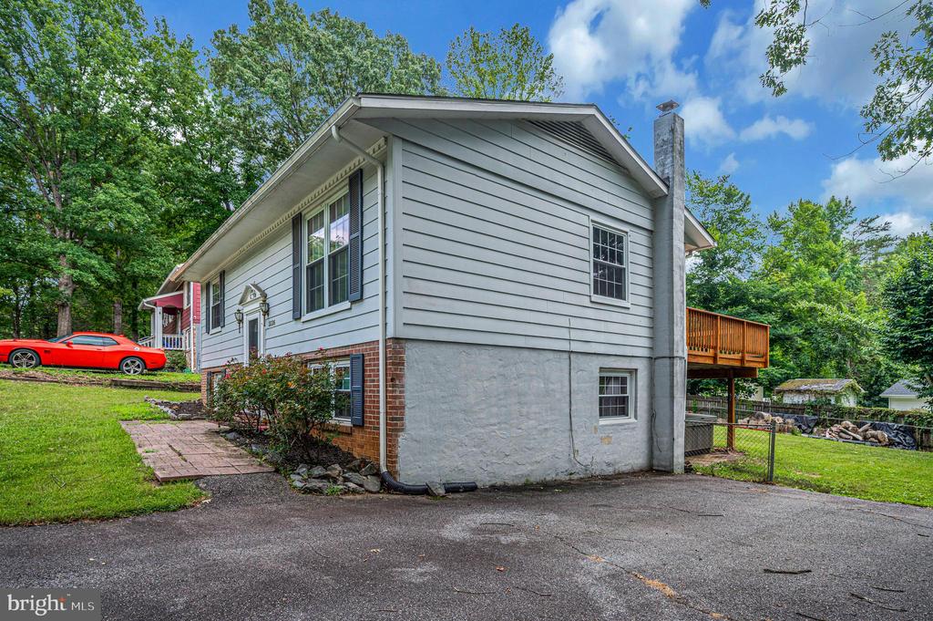 5526 CAROUSEL ST, FREDERICKSBURG, Virginia 22407, 4 Bedrooms Bedrooms, ,2 BathroomsBathrooms,Residential,5526 CAROUSEL ST,VASP2043284 MLS # VASP2043284