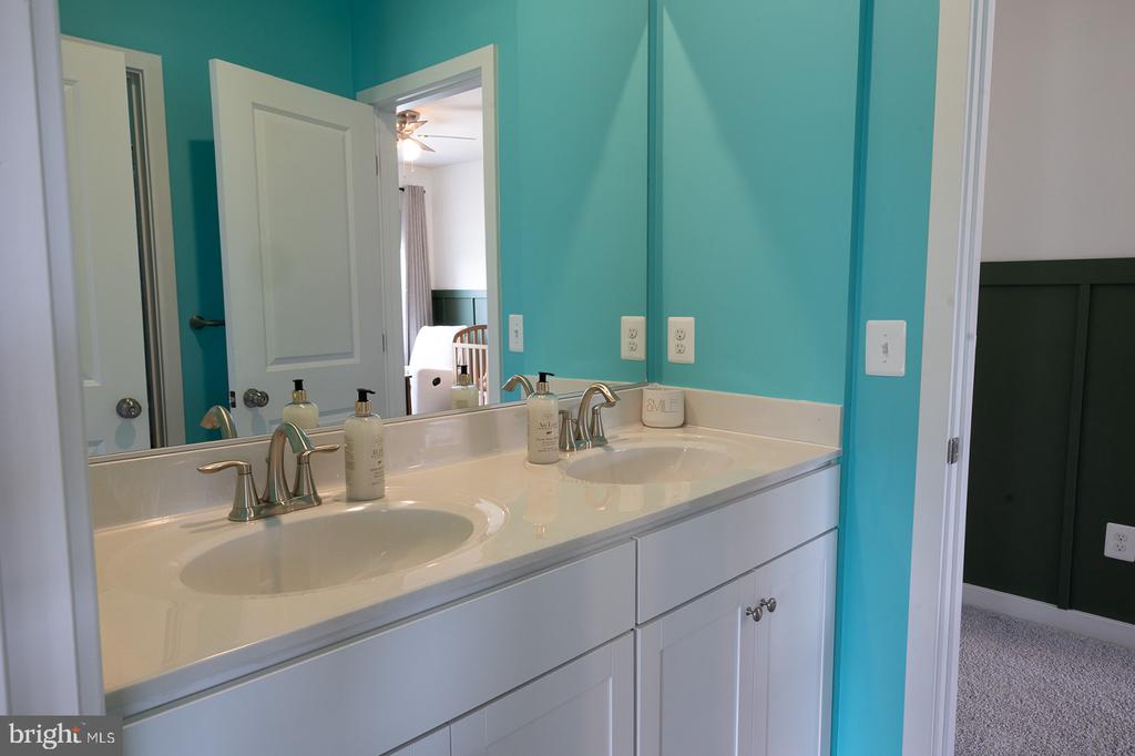 2375 HAWKSHILL DR, JEFFERSONTON, Virginia 22724, 6 Bedrooms Bedrooms, ,4 BathroomsBathrooms,Residential,2375 HAWKSHILL DR,VACU2014194 MLS # VACU2014194 2375 HAWKSHILL DR, JEFFERSONTON, Virginia 22724, 6 Bedrooms Bedrooms, ,4 BathroomsBathrooms,Residential,2375 HAWKSHILL DR,VACU2014194 MLS # VACU2014194