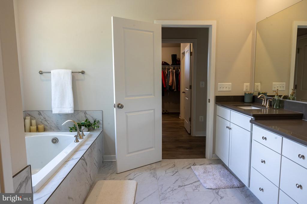 2375 HAWKSHILL DR, JEFFERSONTON, Virginia 22724, 6 Bedrooms Bedrooms, ,4 BathroomsBathrooms,Residential,2375 HAWKSHILL DR,VACU2014194 MLS # VACU2014194 2375 HAWKSHILL DR, JEFFERSONTON, Virginia 22724, 6 Bedrooms Bedrooms, ,4 BathroomsBathrooms,Residential,2375 HAWKSHILL DR,VACU2014194 MLS # VACU2014194