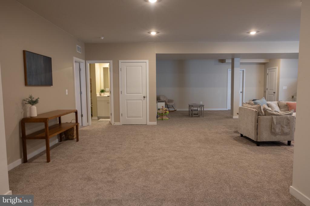 2375 HAWKSHILL DR, JEFFERSONTON, Virginia 22724, 6 Bedrooms Bedrooms, ,4 BathroomsBathrooms,Residential,2375 HAWKSHILL DR,VACU2014194 MLS # VACU2014194 2375 HAWKSHILL DR, JEFFERSONTON, Virginia 22724, 6 Bedrooms Bedrooms, ,4 BathroomsBathrooms,Residential,2375 HAWKSHILL DR,VACU2014194 MLS # VACU2014194