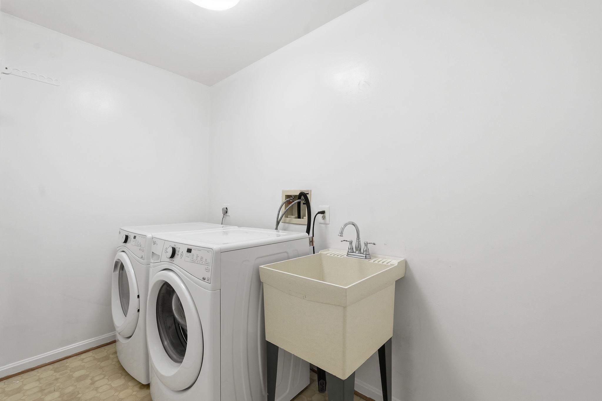 10414 SKYLINE AVE, MIDLAND, Virginia 22728, 3 Bedrooms Bedrooms, ,2 BathroomsBathrooms,Residential,10414 SKYLINE AVE,VAFQ2022908 MLS # VAFQ2022908 10414 SKYLINE AVE, MIDLAND, Virginia 22728, 3 Bedrooms Bedrooms, ,2 BathroomsBathrooms,Residential,10414 SKYLINE AVE,VAFQ2022908 MLS # VAFQ2022908