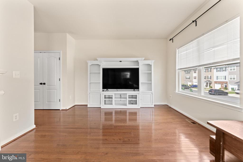 2420 DRAKE LN, FREDERICKSBURG, Virginia 22408, 4 Bedrooms Bedrooms, ,3 BathroomsBathrooms,Residential,2420 DRAKE LN,VASP2043432 MLS # VASP2043432