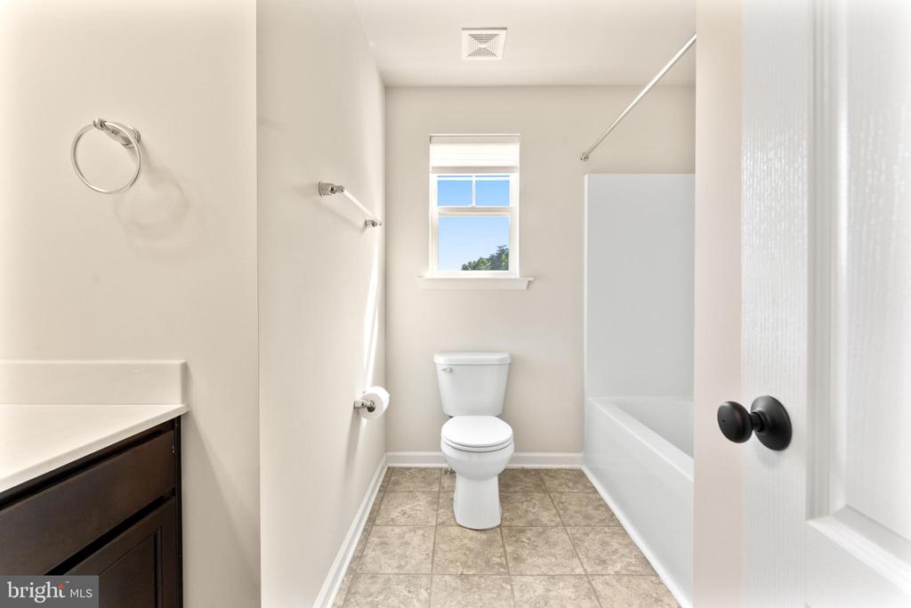 2420 DRAKE LN, FREDERICKSBURG, Virginia 22408, 4 Bedrooms Bedrooms, ,3 BathroomsBathrooms,Residential,2420 DRAKE LN,VASP2043432 MLS # VASP2043432