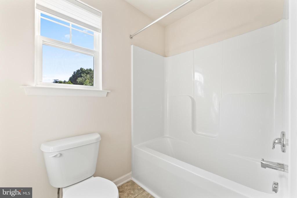 2420 DRAKE LN, FREDERICKSBURG, Virginia 22408, 4 Bedrooms Bedrooms, ,3 BathroomsBathrooms,Residential,2420 DRAKE LN,VASP2043432 MLS # VASP2043432