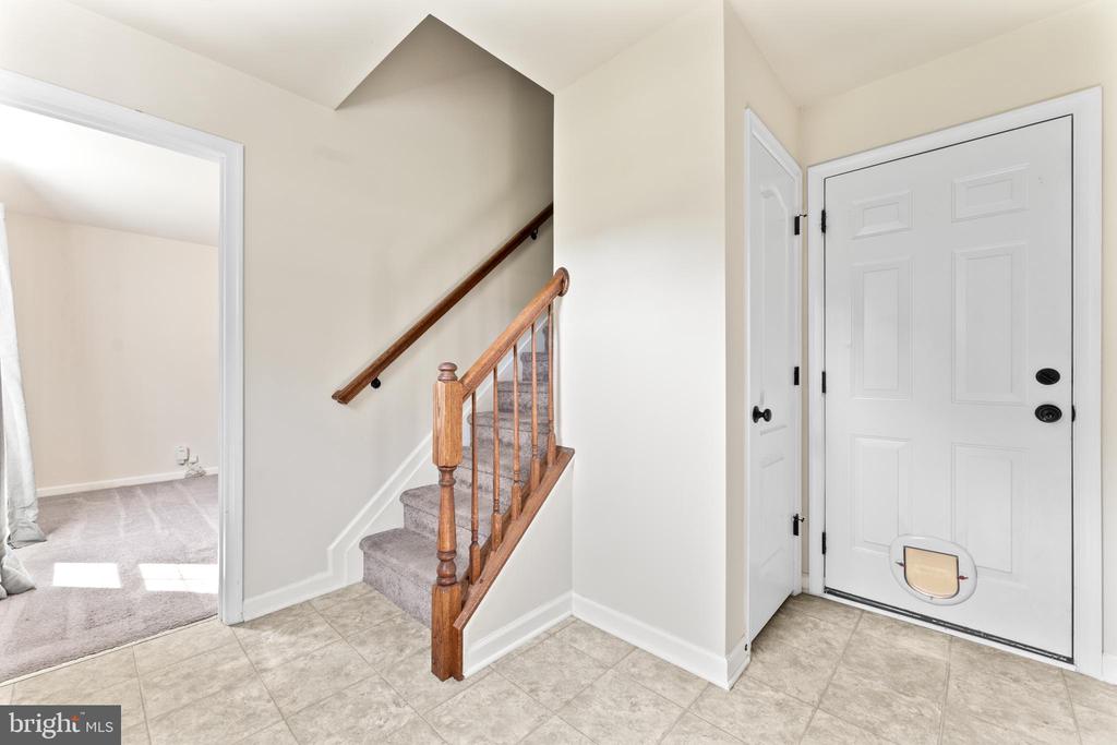2420 DRAKE LN, FREDERICKSBURG, Virginia 22408, 4 Bedrooms Bedrooms, ,3 BathroomsBathrooms,Residential,2420 DRAKE LN,VASP2043432 MLS # VASP2043432