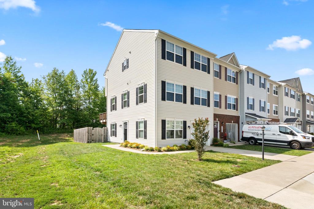 2420 DRAKE LN, FREDERICKSBURG, Virginia 22408, 4 Bedrooms Bedrooms, ,3 BathroomsBathrooms,Residential,2420 DRAKE LN,VASP2043432 MLS # VASP2043432