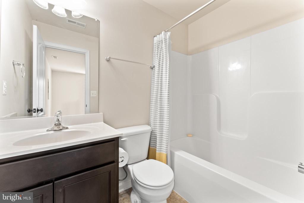 2420 DRAKE LN, FREDERICKSBURG, Virginia 22408, 4 Bedrooms Bedrooms, ,3 BathroomsBathrooms,Residential,2420 DRAKE LN,VASP2043432 MLS # VASP2043432