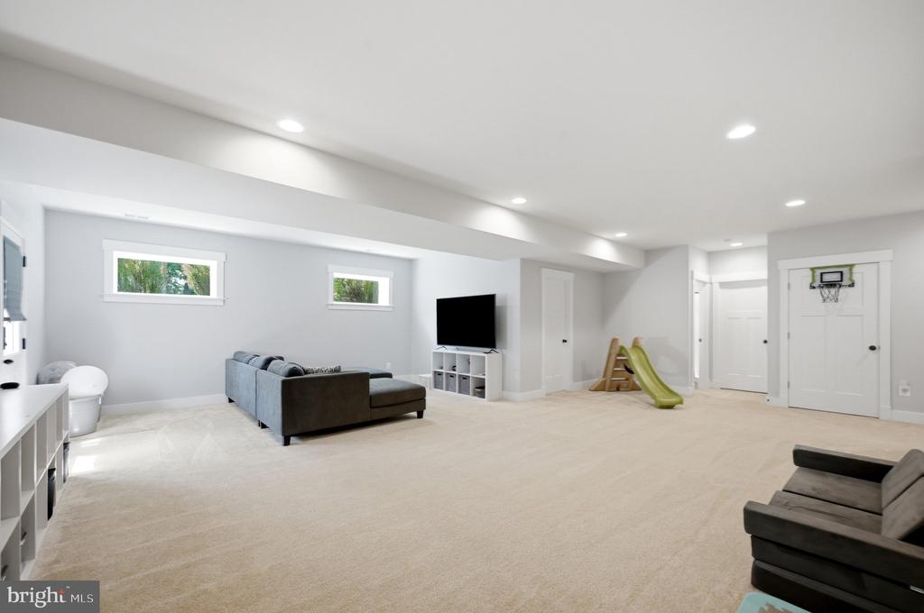 4854 POINT RD, WARRENTON, Virginia 20187, 5 Bedrooms Bedrooms, ,4 BathroomsBathrooms,Residential,4854 POINT RD,VAFQ2022884 MLS # VAFQ2022884
