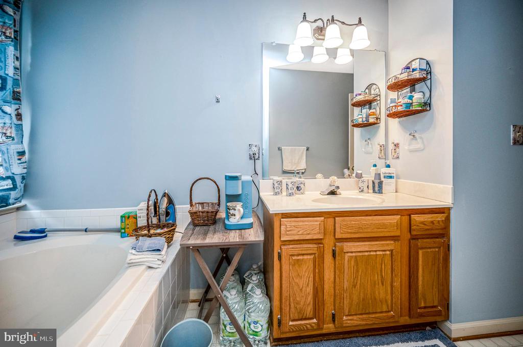 3913 LANCASTER RING RD, FREDERICKSBURG, Virginia 22408, 3 Bedrooms Bedrooms, ,2 BathroomsBathrooms,Residential,3913 LANCASTER RING RD,VASP2043500 MLS # VASP2043500 3913 LANCASTER RING RD, FREDERICKSBURG, Virginia 22408, 3 Bedrooms Bedrooms, ,2 BathroomsBathrooms,Residential,3913 LANCASTER RING RD,VASP2043500 MLS # VASP2043500
