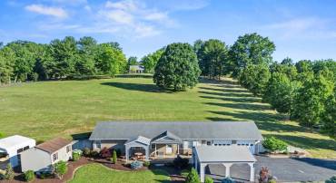 963 LEE JACKSON HWY, STAUNTON, Virginia 24401, 2 Bedrooms Bedrooms, ,2 BathroomsBathrooms,Residential,963 LEE JACKSON HWY,678701 MLS # 678701