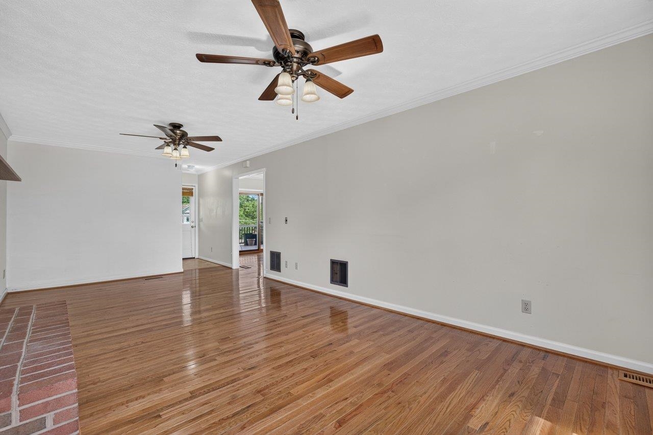 1126 WOODLEIGH CT, HARRISONBURG, Virginia 22802, 3 Bedrooms Bedrooms, ,3 BathroomsBathrooms,Residential,1126 WOODLEIGH CT,679197 MLS # 679197 1126 WOODLEIGH CT, HARRISONBURG, Virginia 22802, 3 Bedrooms Bedrooms, ,3 BathroomsBathrooms,Residential,1126 WOODLEIGH CT,679197 MLS # 679197