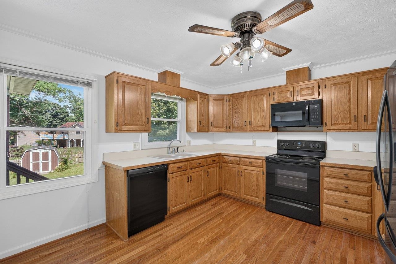 1126 WOODLEIGH CT, HARRISONBURG, Virginia 22802, 3 Bedrooms Bedrooms, ,3 BathroomsBathrooms,Residential,1126 WOODLEIGH CT,679197 MLS # 679197 1126 WOODLEIGH CT, HARRISONBURG, Virginia 22802, 3 Bedrooms Bedrooms, ,3 BathroomsBathrooms,Residential,1126 WOODLEIGH CT,679197 MLS # 679197
