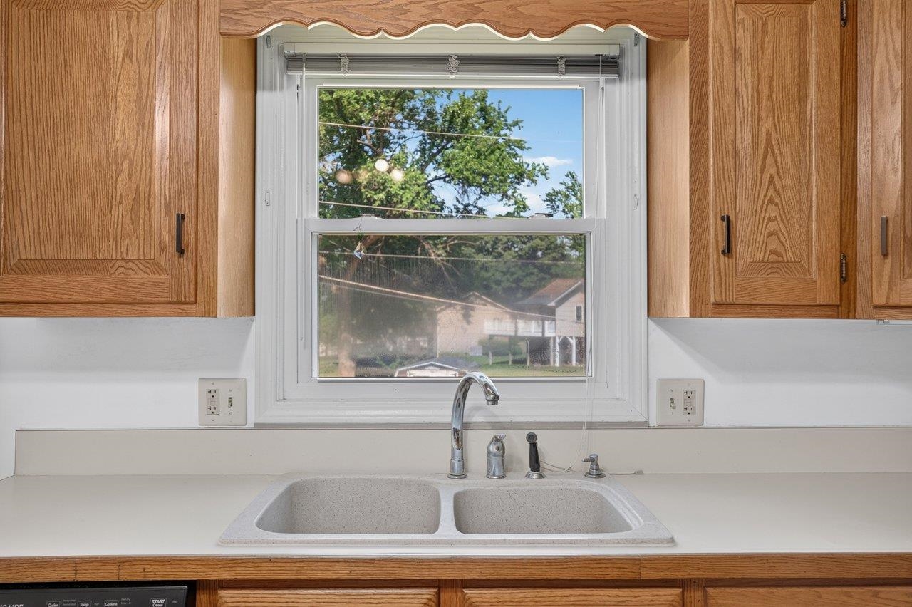 1126 WOODLEIGH CT, HARRISONBURG, Virginia 22802, 3 Bedrooms Bedrooms, ,3 BathroomsBathrooms,Residential,1126 WOODLEIGH CT,679197 MLS # 679197 1126 WOODLEIGH CT, HARRISONBURG, Virginia 22802, 3 Bedrooms Bedrooms, ,3 BathroomsBathrooms,Residential,1126 WOODLEIGH CT,679197 MLS # 679197
