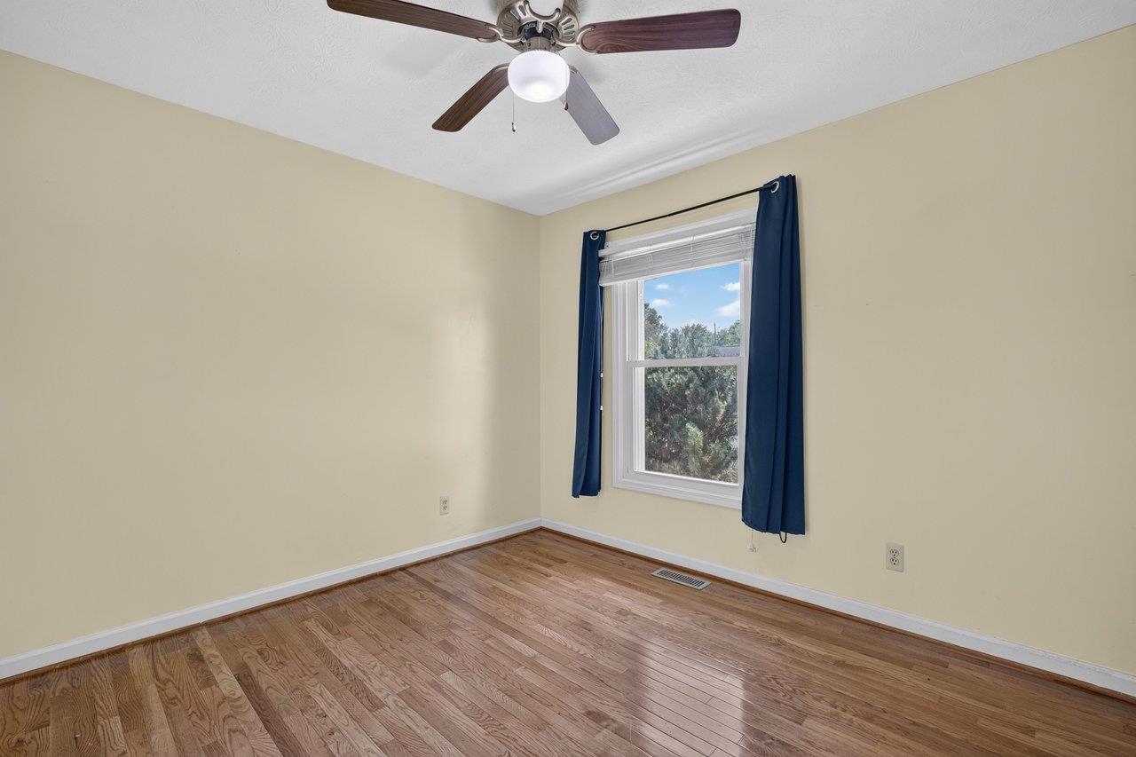 1126 WOODLEIGH CT, HARRISONBURG, Virginia 22802, 3 Bedrooms Bedrooms, ,3 BathroomsBathrooms,Residential,1126 WOODLEIGH CT,679197 MLS # 679197 1126 WOODLEIGH CT, HARRISONBURG, Virginia 22802, 3 Bedrooms Bedrooms, ,3 BathroomsBathrooms,Residential,1126 WOODLEIGH CT,679197 MLS # 679197