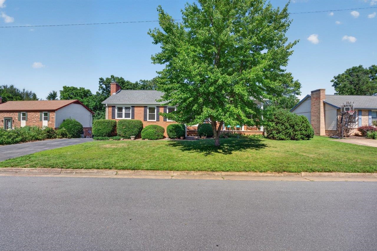 1126 WOODLEIGH CT, HARRISONBURG, Virginia 22802, 3 Bedrooms Bedrooms, ,3 BathroomsBathrooms,Residential,1126 WOODLEIGH CT,679197 MLS # 679197 1126 WOODLEIGH CT, HARRISONBURG, Virginia 22802, 3 Bedrooms Bedrooms, ,3 BathroomsBathrooms,Residential,1126 WOODLEIGH CT,679197 MLS # 679197