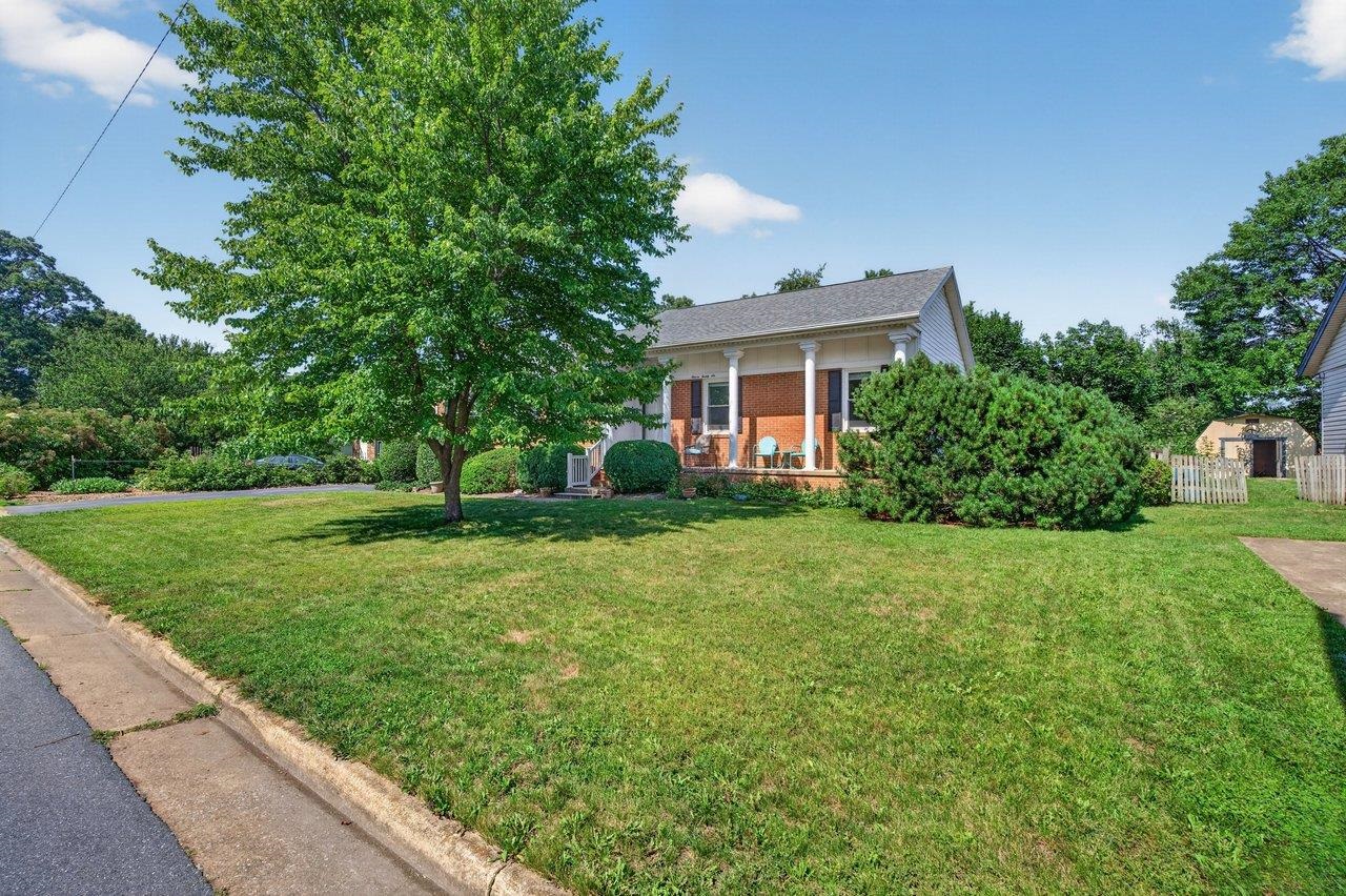 1126 WOODLEIGH CT, HARRISONBURG, Virginia 22802, 3 Bedrooms Bedrooms, ,3 BathroomsBathrooms,Residential,1126 WOODLEIGH CT,679197 MLS # 679197 1126 WOODLEIGH CT, HARRISONBURG, Virginia 22802, 3 Bedrooms Bedrooms, ,3 BathroomsBathrooms,Residential,1126 WOODLEIGH CT,679197 MLS # 679197