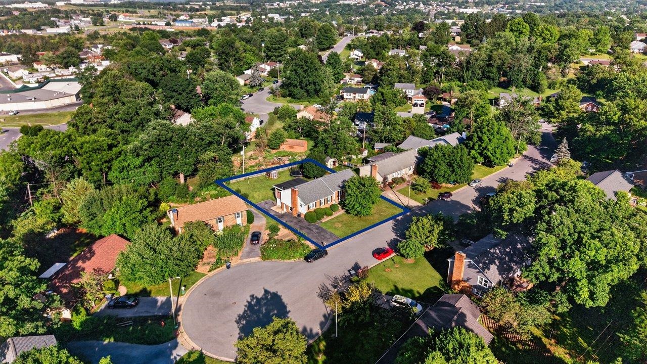 1126 WOODLEIGH CT, HARRISONBURG, Virginia 22802, 3 Bedrooms Bedrooms, ,3 BathroomsBathrooms,Residential,1126 WOODLEIGH CT,679197 MLS # 679197 1126 WOODLEIGH CT, HARRISONBURG, Virginia 22802, 3 Bedrooms Bedrooms, ,3 BathroomsBathrooms,Residential,1126 WOODLEIGH CT,679197 MLS # 679197