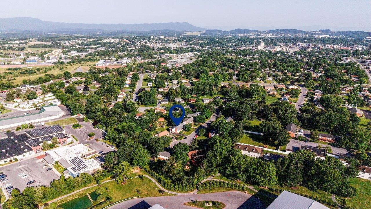 1126 WOODLEIGH CT, HARRISONBURG, Virginia 22802, 3 Bedrooms Bedrooms, ,3 BathroomsBathrooms,Residential,1126 WOODLEIGH CT,679197 MLS # 679197 1126 WOODLEIGH CT, HARRISONBURG, Virginia 22802, 3 Bedrooms Bedrooms, ,3 BathroomsBathrooms,Residential,1126 WOODLEIGH CT,679197 MLS # 679197
