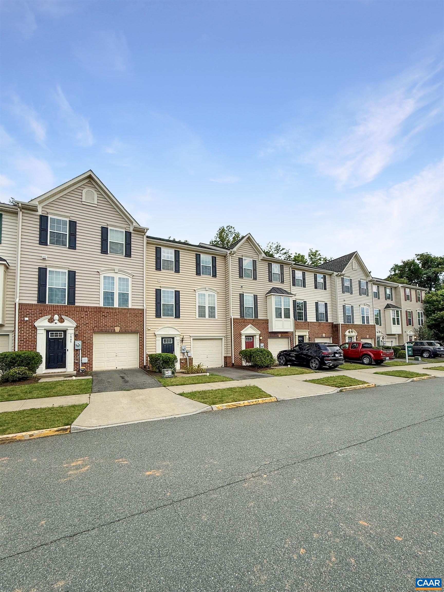 1991 ASHEVILLE DR, CHARLOTTESVILLE, Virginia 22911, 3 Bedrooms Bedrooms, ,2 BathroomsBathrooms,Residential,1991 ASHEVILLE DR,679296 MLS # 679296 1991 ASHEVILLE DR, CHARLOTTESVILLE, Virginia 22911, 3 Bedrooms Bedrooms, ,2 BathroomsBathrooms,Residential,1991 ASHEVILLE DR,679296 MLS # 679296
