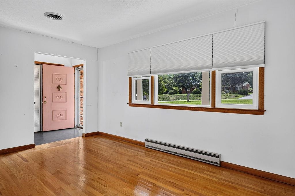 960 CATTLE SCALES RD, WAYNESBORO, Virginia 22980, 3 Bedrooms Bedrooms, ,1 BathroomBathrooms,Residential,960 CATTLE SCALES RD,679317 MLS # 679317 960 CATTLE SCALES RD, WAYNESBORO, Virginia 22980, 3 Bedrooms Bedrooms, ,1 BathroomBathrooms,Residential,960 CATTLE SCALES RD,679317 MLS # 679317