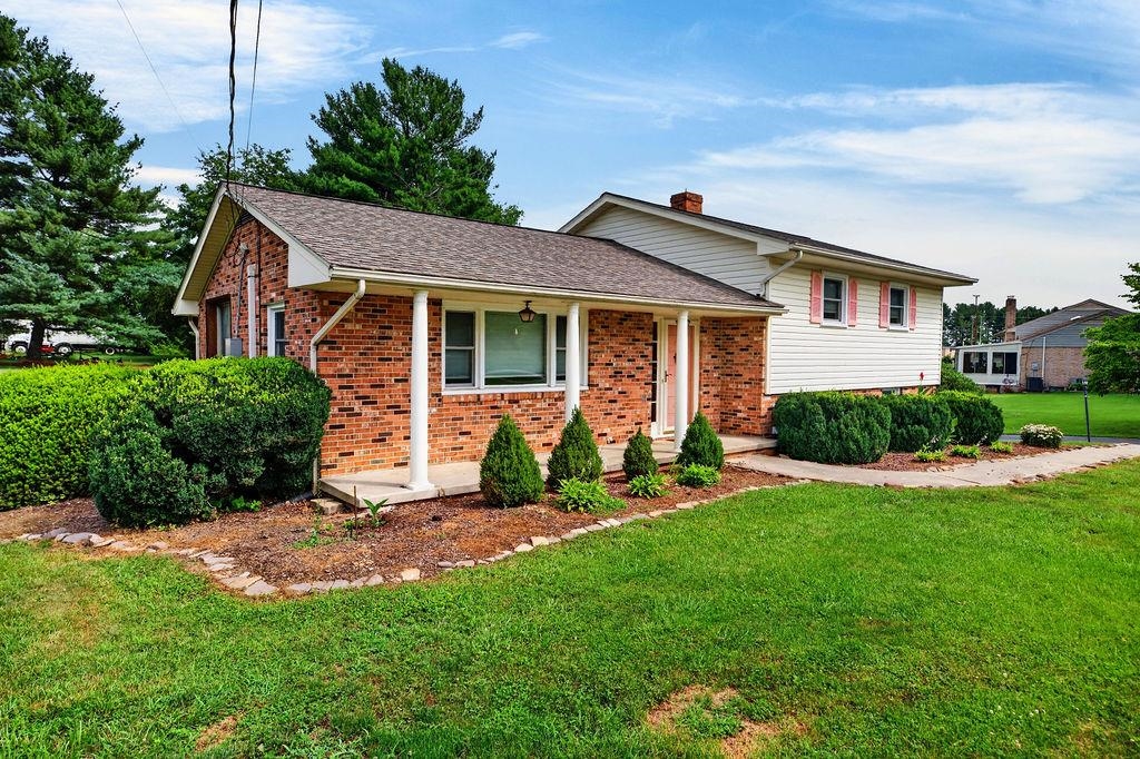 960 CATTLE SCALES RD, WAYNESBORO, Virginia 22980, 3 Bedrooms Bedrooms, ,1 BathroomBathrooms,Residential,960 CATTLE SCALES RD,679317 MLS # 679317 960 CATTLE SCALES RD, WAYNESBORO, Virginia 22980, 3 Bedrooms Bedrooms, ,1 BathroomBathrooms,Residential,960 CATTLE SCALES RD,679317 MLS # 679317