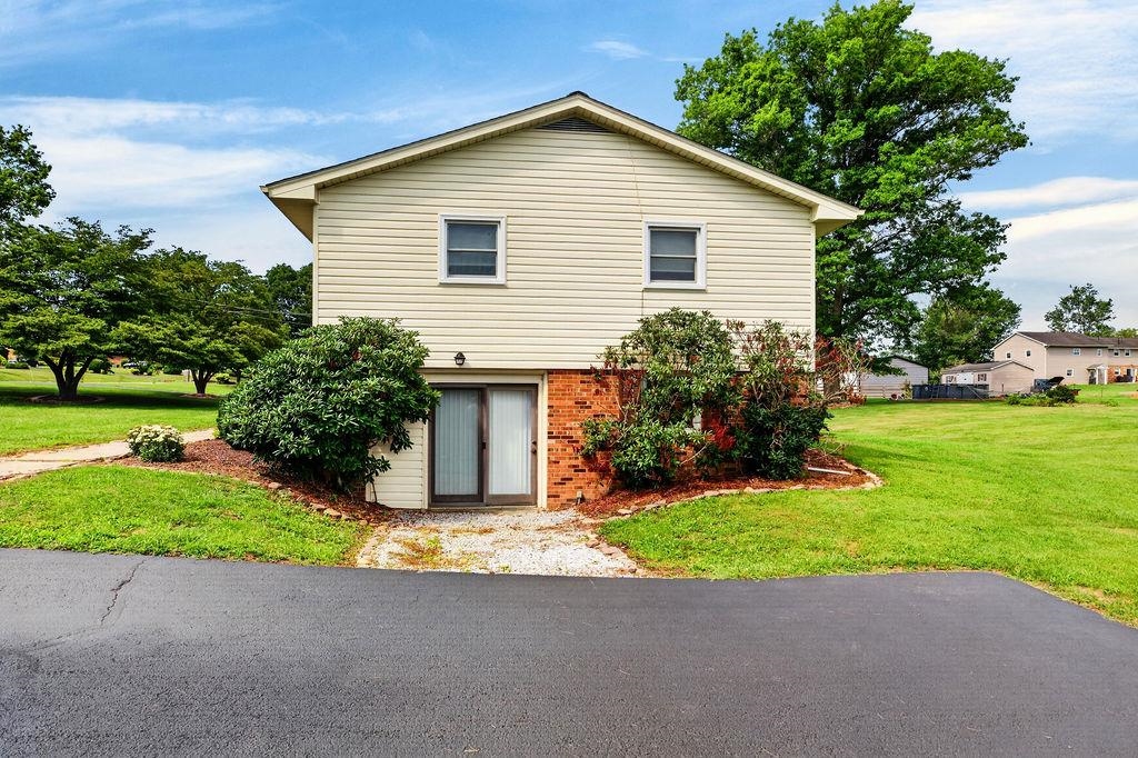 960 CATTLE SCALES RD, WAYNESBORO, Virginia 22980, 3 Bedrooms Bedrooms, ,1 BathroomBathrooms,Residential,960 CATTLE SCALES RD,679317 MLS # 679317 960 CATTLE SCALES RD, WAYNESBORO, Virginia 22980, 3 Bedrooms Bedrooms, ,1 BathroomBathrooms,Residential,960 CATTLE SCALES RD,679317 MLS # 679317