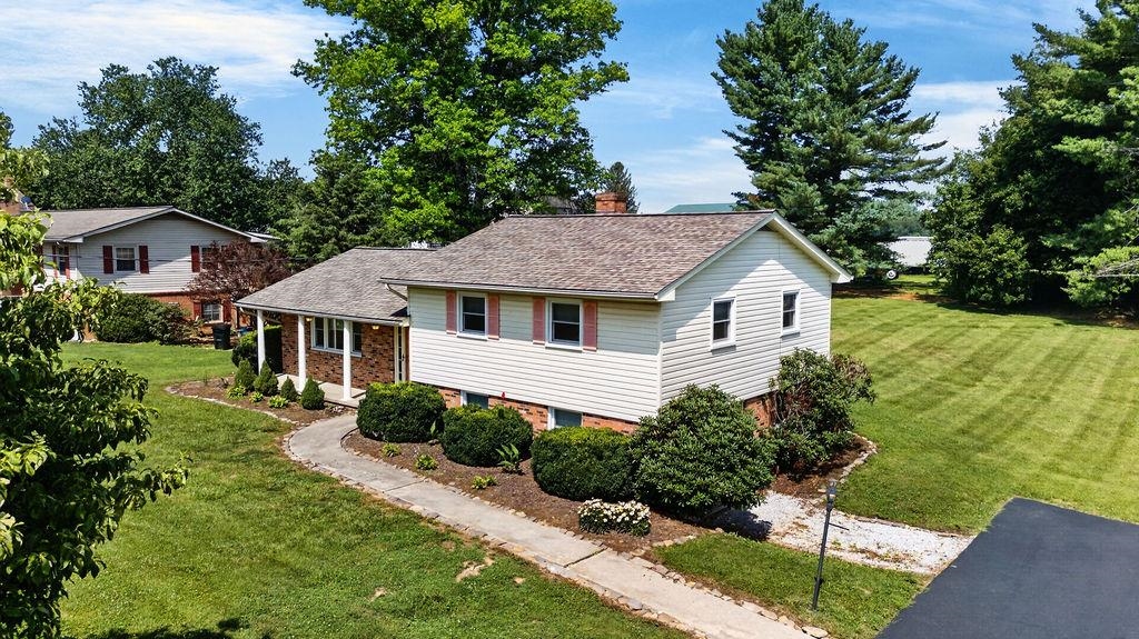 960 CATTLE SCALES RD, WAYNESBORO, Virginia 22980, 3 Bedrooms Bedrooms, ,1 BathroomBathrooms,Residential,960 CATTLE SCALES RD,679317 MLS # 679317 960 CATTLE SCALES RD, WAYNESBORO, Virginia 22980, 3 Bedrooms Bedrooms, ,1 BathroomBathrooms,Residential,960 CATTLE SCALES RD,679317 MLS # 679317