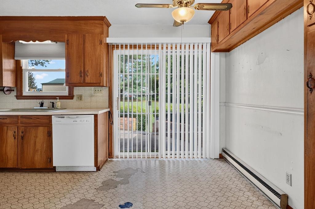 960 CATTLE SCALES RD, WAYNESBORO, Virginia 22980, 3 Bedrooms Bedrooms, ,1 BathroomBathrooms,Residential,960 CATTLE SCALES RD,679317 MLS # 679317 960 CATTLE SCALES RD, WAYNESBORO, Virginia 22980, 3 Bedrooms Bedrooms, ,1 BathroomBathrooms,Residential,960 CATTLE SCALES RD,679317 MLS # 679317