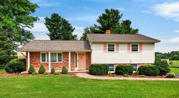 960 CATTLE SCALES RD, WAYNESBORO, Virginia 22980, 3 Bedrooms Bedrooms, ,1 BathroomBathrooms,Residential,960 CATTLE SCALES RD,679317 MLS # 679317