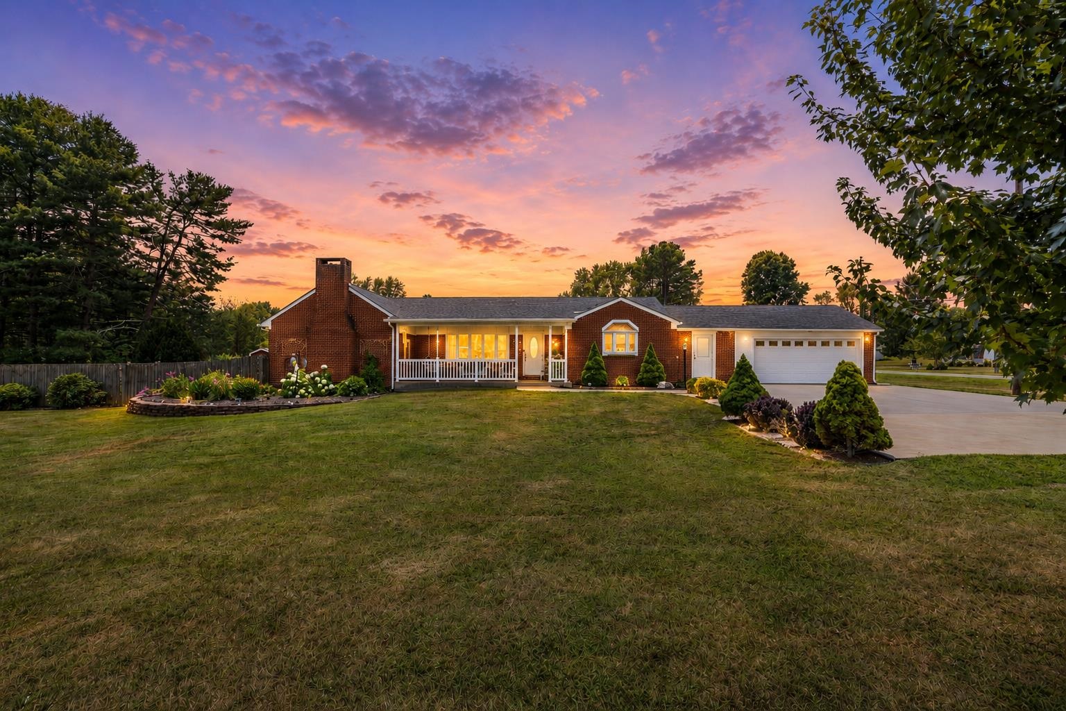 14 FEATHERSTONE DR, LYNDHURST, Virginia 22952, 3 Bedrooms Bedrooms, ,2 BathroomsBathrooms,Residential,14 FEATHERSTONE DR,679319 MLS # 679319