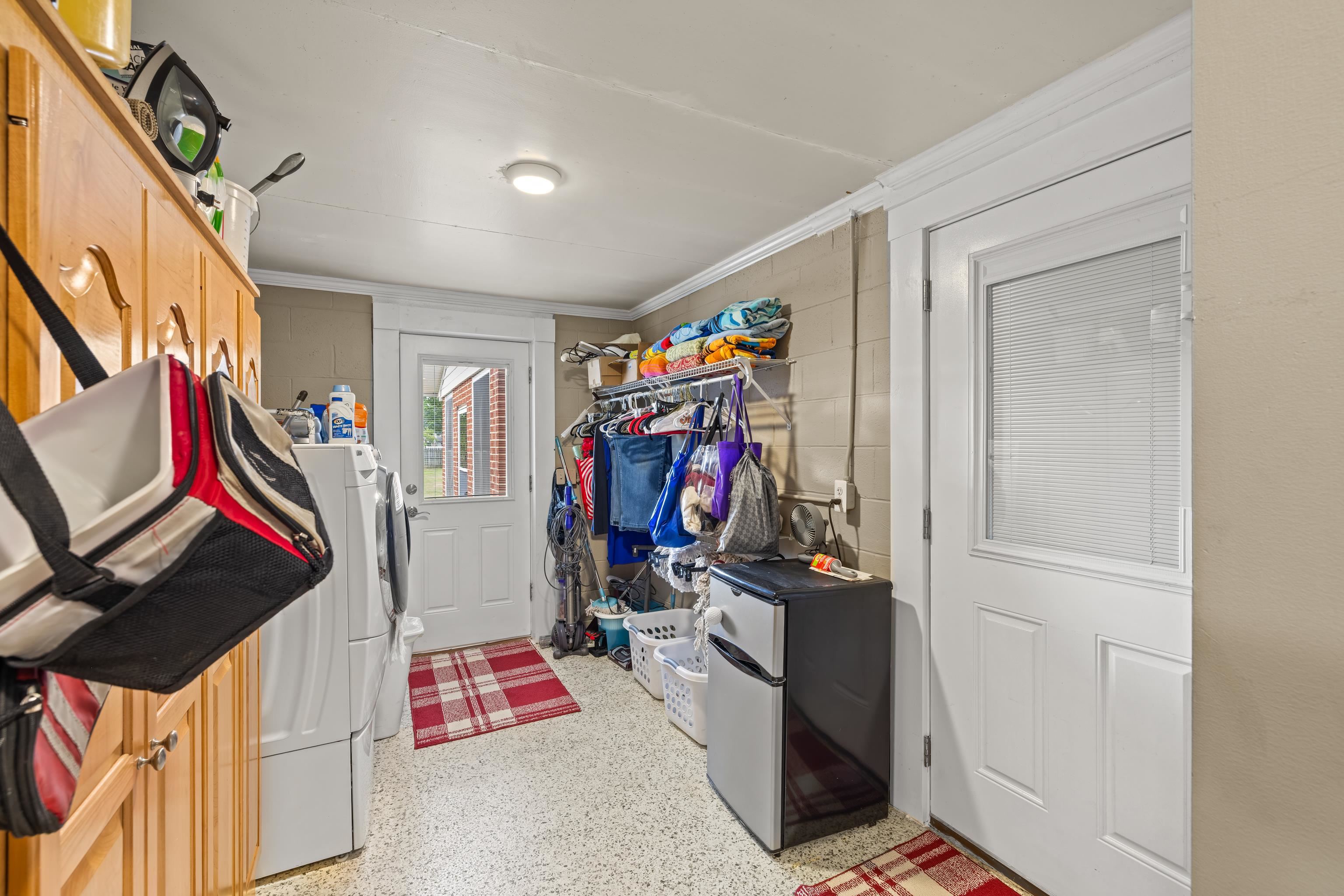 14 FEATHERSTONE DR, LYNDHURST, Virginia 22952, 3 Bedrooms Bedrooms, ,2 BathroomsBathrooms,Residential,14 FEATHERSTONE DR,679319 MLS # 679319