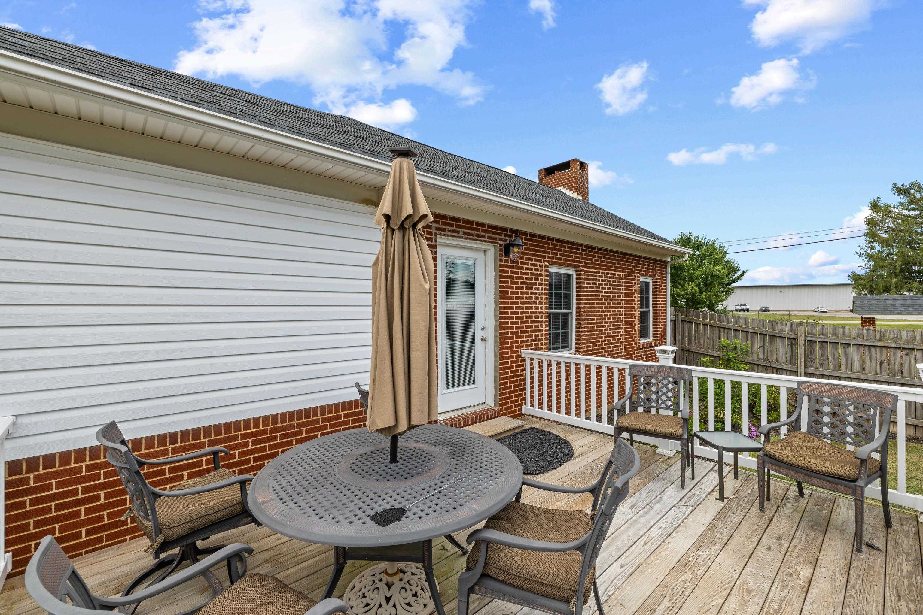 14 FEATHERSTONE DR, LYNDHURST, Virginia 22952, 3 Bedrooms Bedrooms, ,2 BathroomsBathrooms,Residential,14 FEATHERSTONE DR,679319 MLS # 679319