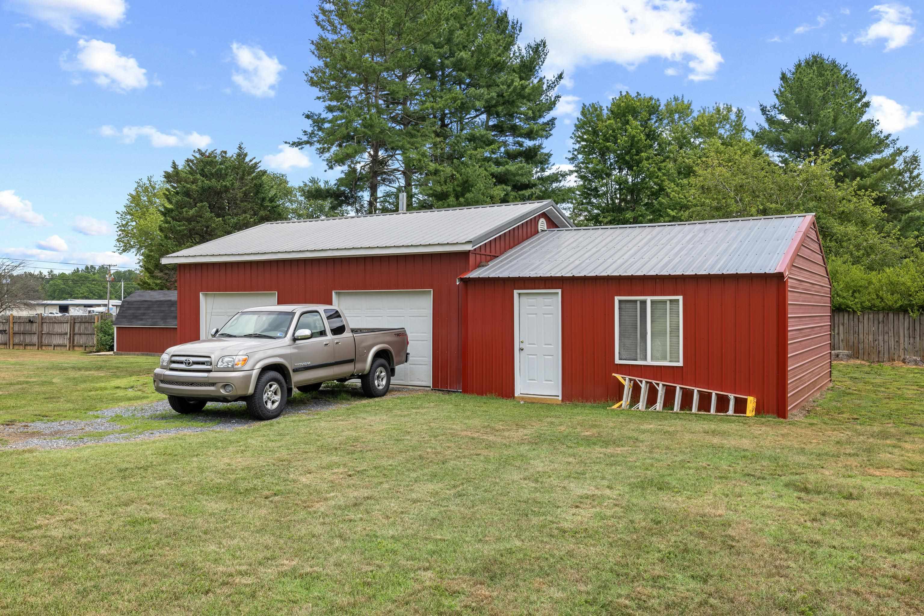 14 FEATHERSTONE DR, LYNDHURST, Virginia 22952, 3 Bedrooms Bedrooms, ,2 BathroomsBathrooms,Residential,14 FEATHERSTONE DR,679319 MLS # 679319