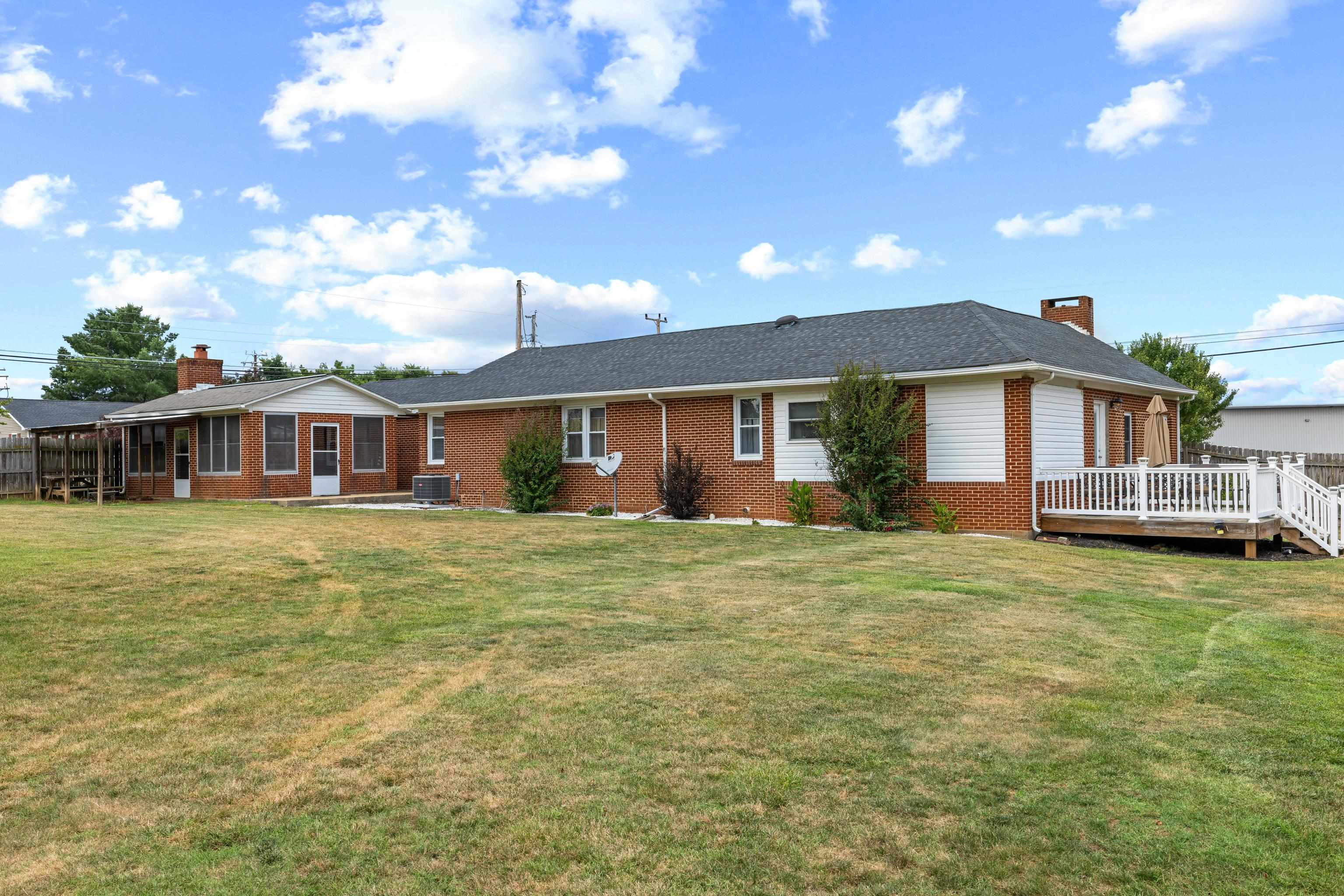 14 FEATHERSTONE DR, LYNDHURST, Virginia 22952, 3 Bedrooms Bedrooms, ,2 BathroomsBathrooms,Residential,14 FEATHERSTONE DR,679319 MLS # 679319